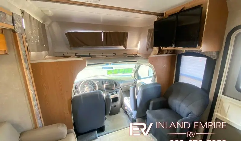 
								2004 Forest River Sunseeker 3100S full									