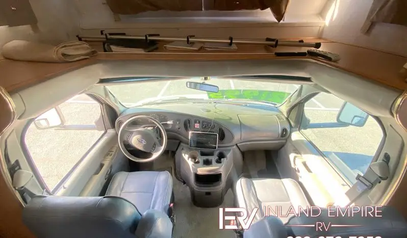 
								2004 Forest River Sunseeker 3100S full									