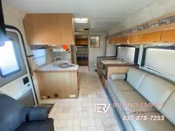 
										2004 Forest River Sunseeker 3100S full									
