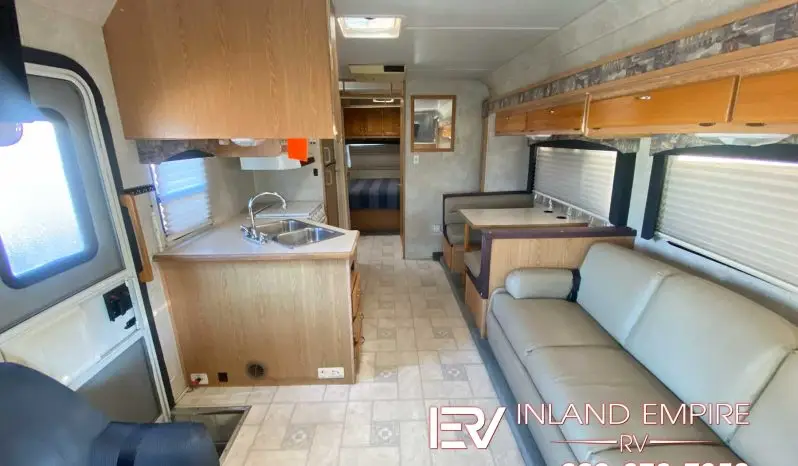 
								2004 Forest River Sunseeker 3100S full									