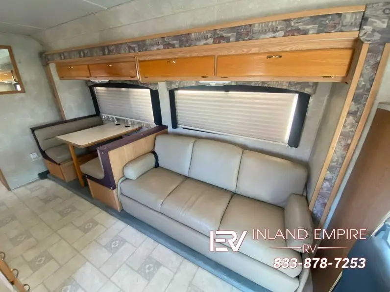 
								2004 Forest River Sunseeker 3100S full									