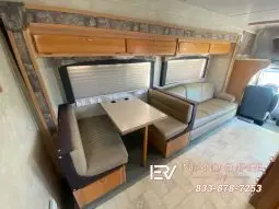 
										2004 Forest River Sunseeker 3100S full									