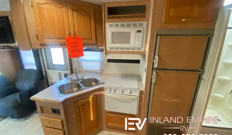 
								2004 Forest River Sunseeker 3100S full									