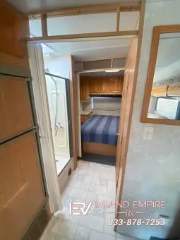 
										2004 Forest River Sunseeker 3100S full									