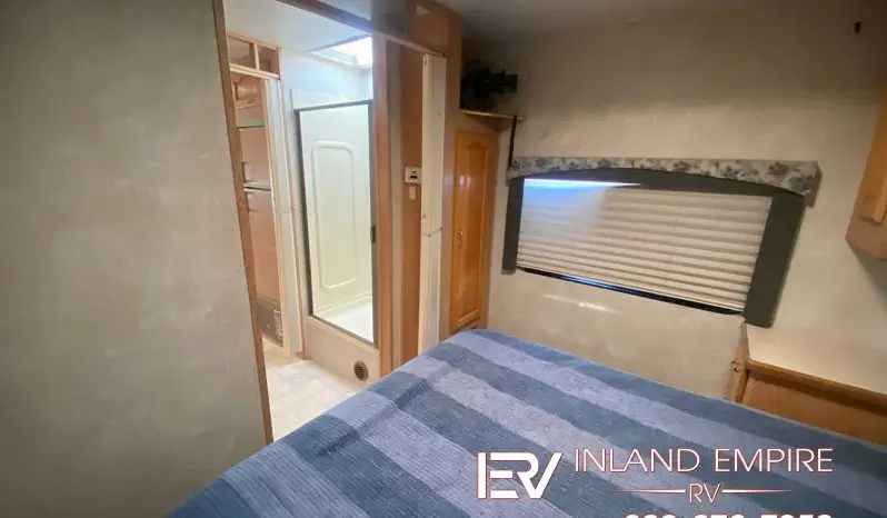 
								2004 Forest River Sunseeker 3100S full									