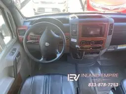 
										2009 Itasca Navion 24A full									