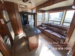 2015 Keystone Fuzion Chrome 331