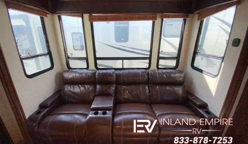 
								2015 Keystone Fuzion Chrome 331 full									