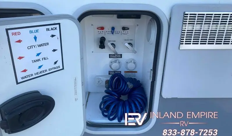 
								2017 Highland Ridge Open Range Light LF297RLS full									