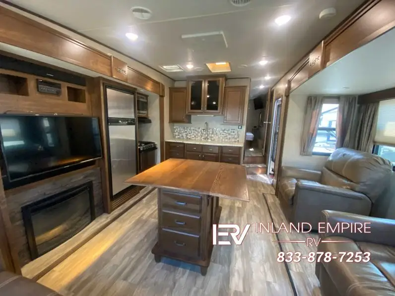 
								2017 Highland Ridge Open Range Light LF297RLS full									