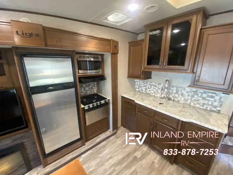 
								2017 Highland Ridge Open Range Light LF297RLS full									