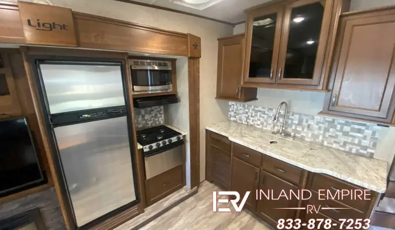 
								2017 Highland Ridge Open Range Light LF297RLS full									