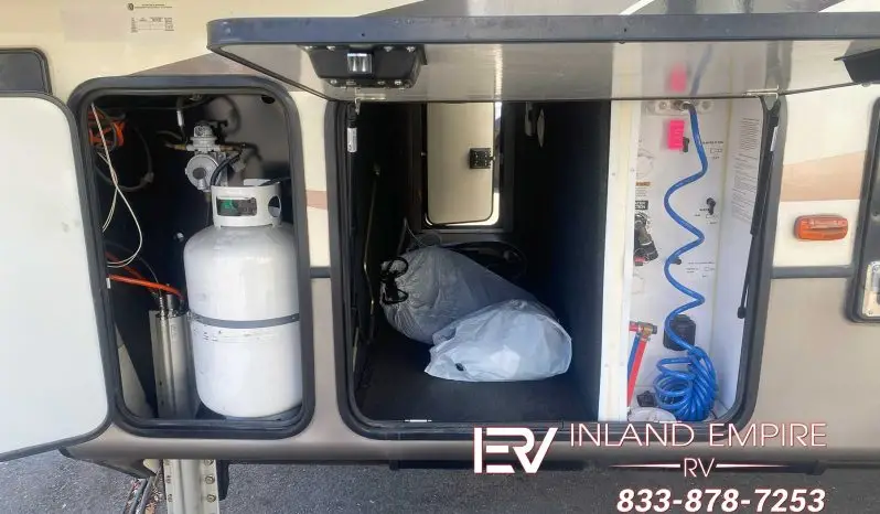 
								2017 Keystone Montana 3730FL full									
