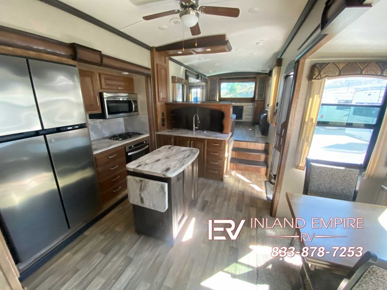 
								2017 Keystone Montana 3730FL full									