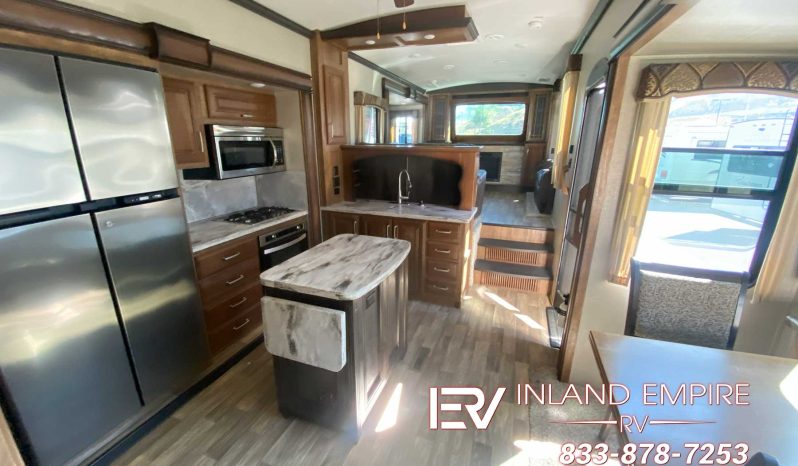 
								2017 Keystone Montana 3730FL full									
