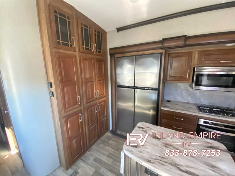 
								2017 Keystone Montana 3730FL full									