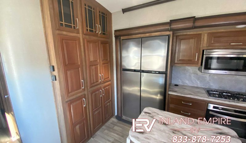 
								2017 Keystone Montana 3730FL full									