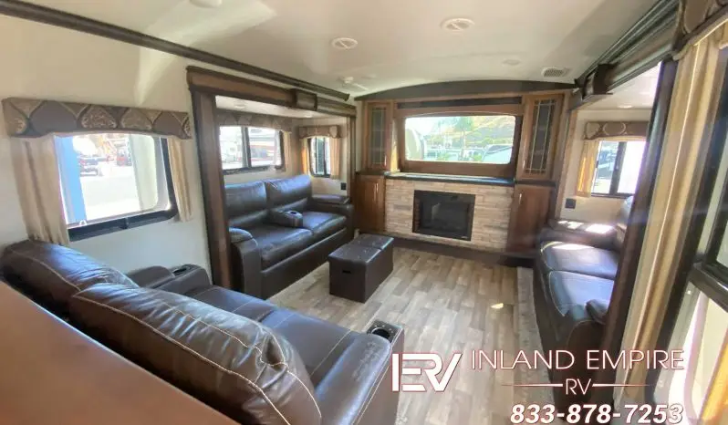 
								2017 Keystone Montana 3730FL full									