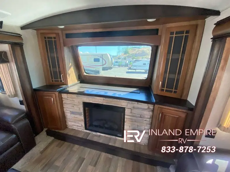 
								2017 Keystone Montana 3730FL full									