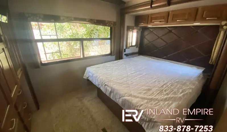 
								2017 Keystone Montana 3730FL full									