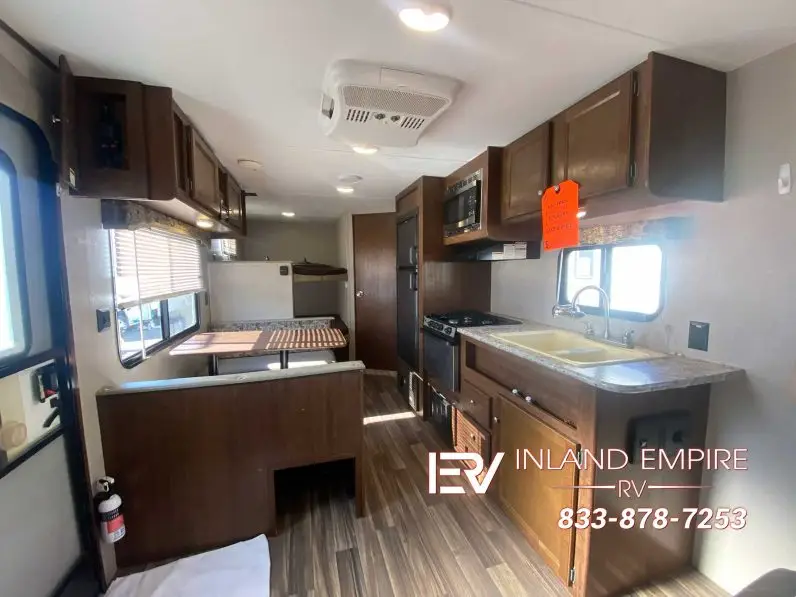 
								2018 Keystone Hideout 21LHSWE full									