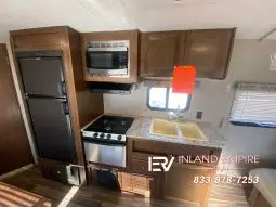 
										2018 Keystone Hideout 21LHSWE full									