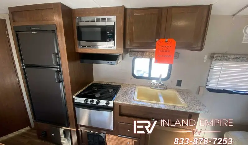 
								2018 Keystone Hideout 21LHSWE full									