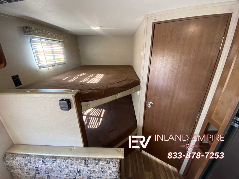 
								2018 Keystone Hideout 21LHSWE full									