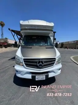 2018 Winnebago Navion 24J