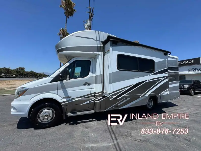 
								2018 Winnebago Navion 24J full									