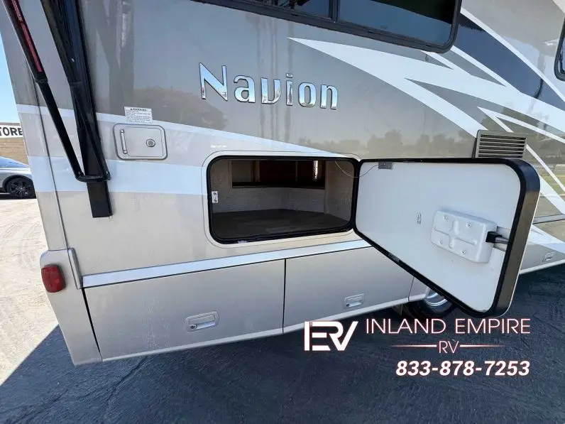 
								2018 Winnebago Navion 24J full									