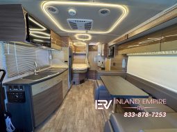 
										2018 Winnebago Navion 24J full									
