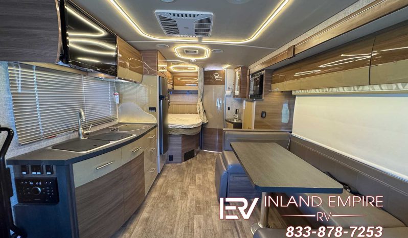 
								2018 Winnebago Navion 24J full									
