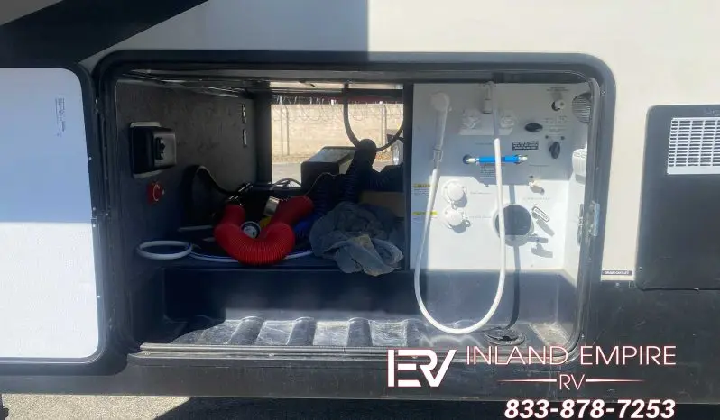 
								2020 Coachmen Chaparral 360IBL full									