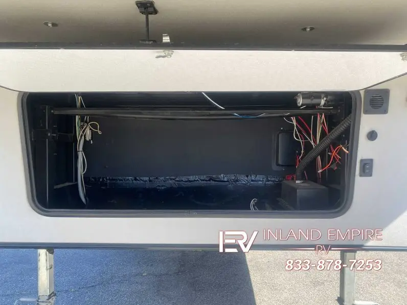 
								2020 Coachmen Chaparral 360IBL full									