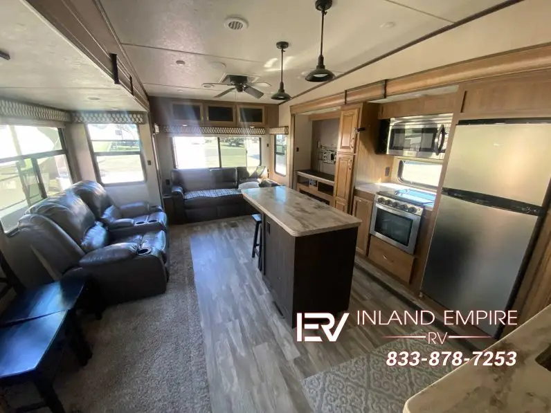 
								2020 Coachmen Chaparral 360IBL full									