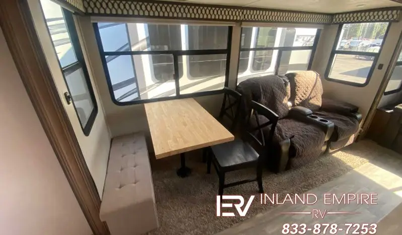 
								2020 Coachmen Chaparral 360IBL full									