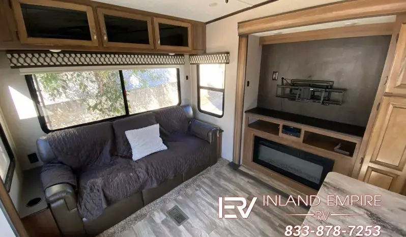 
								2020 Coachmen Chaparral 360IBL full									