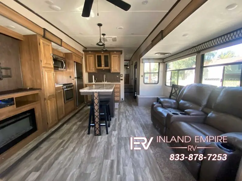 
								2020 Coachmen Chaparral 360IBL full									