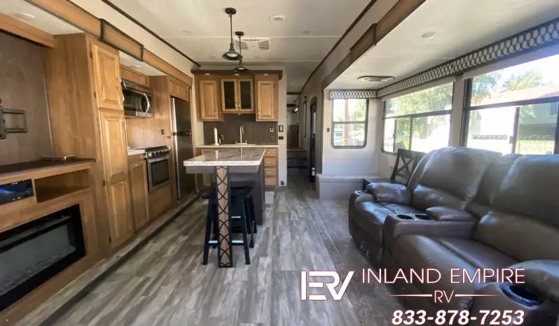 
								2020 Coachmen Chaparral 360IBL full									