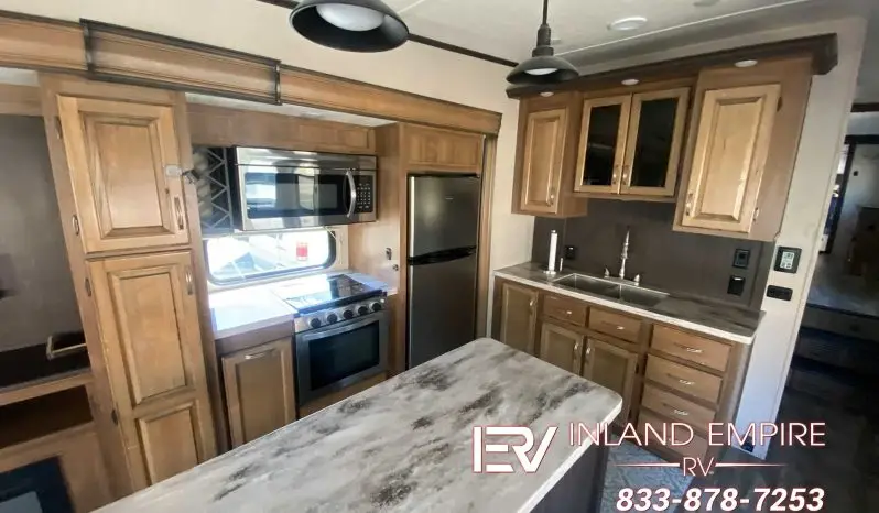 
								2020 Coachmen Chaparral 360IBL full									