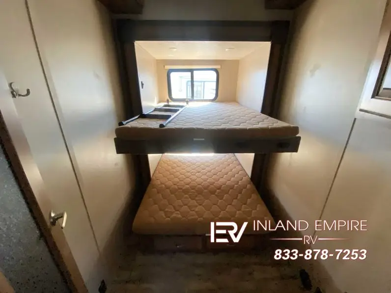 
								2020 Coachmen Chaparral 360IBL full									