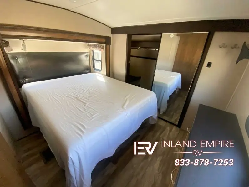 
								2020 Coachmen Chaparral 360IBL full									