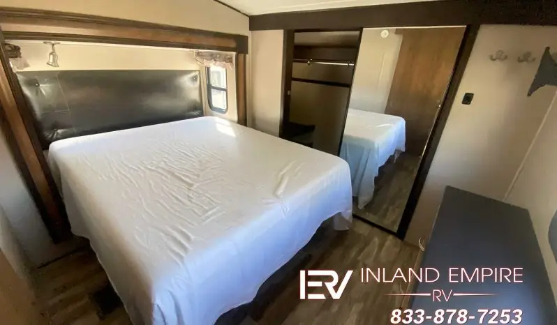 
								2020 Coachmen Chaparral 360IBL full									