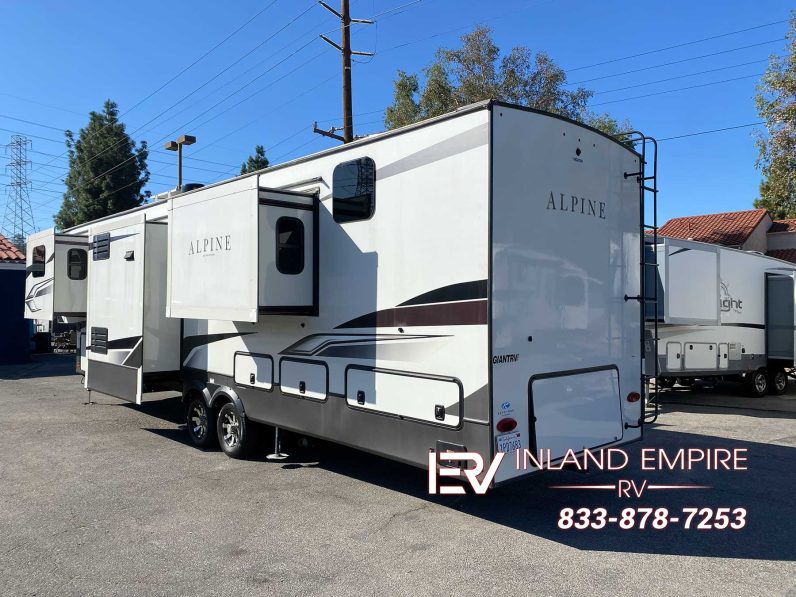 
								2022 Keystone Alpine 3712KB full									