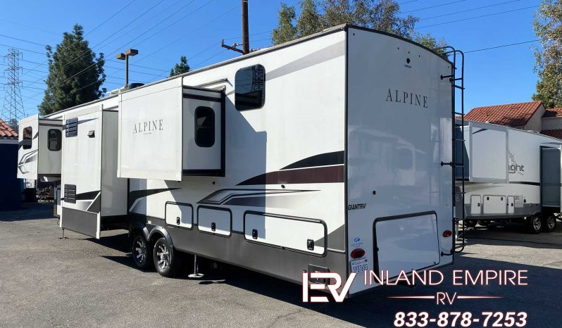 
								2022 Keystone Alpine 3712KB full									