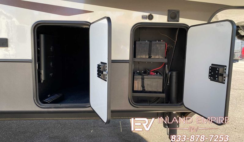 
								2022 Keystone Alpine 3712KB full									