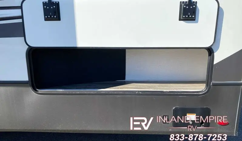 
								2022 Keystone Alpine 3712KB full									