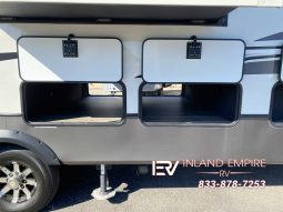 
										2022 Keystone Alpine 3712KB full									