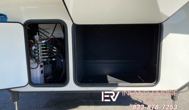 
								2022 Keystone Alpine 3712KB full									